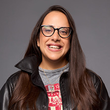 יונה קפח במופע סטנדאפ